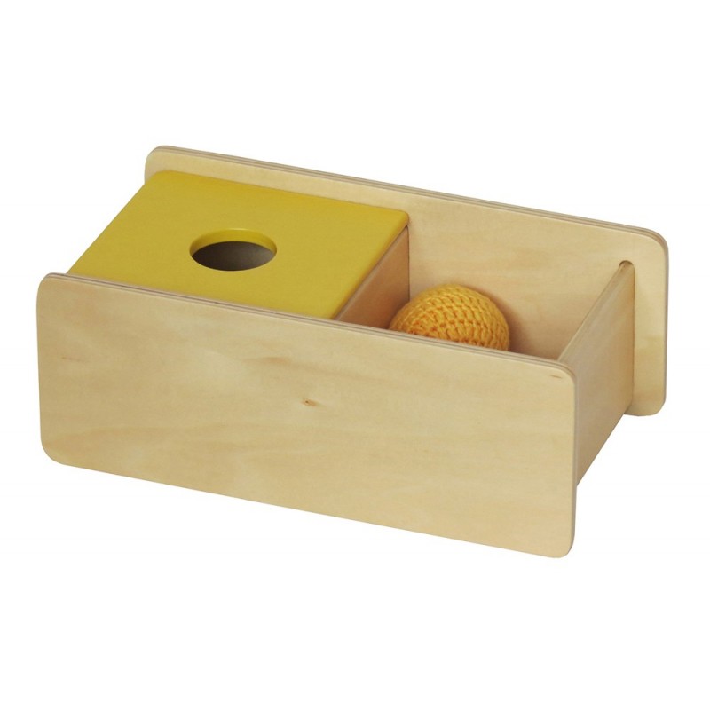 Box mit Strickball