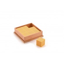 Holzbox mit 9 hölzernen Kuben
