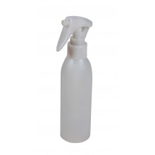 Sprühflasche für das Fensterputzen