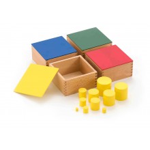 Farbige Zylinder in Boxen