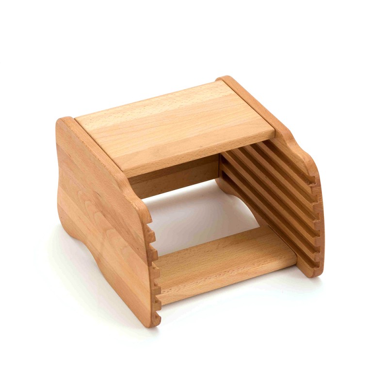 Chest of drawers for 6 animal puzzles