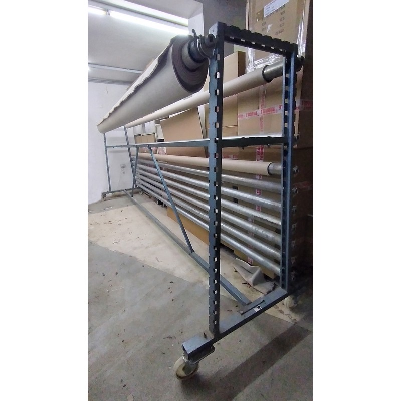 Carpet rack for 10 carpet rolls of 5 meters each