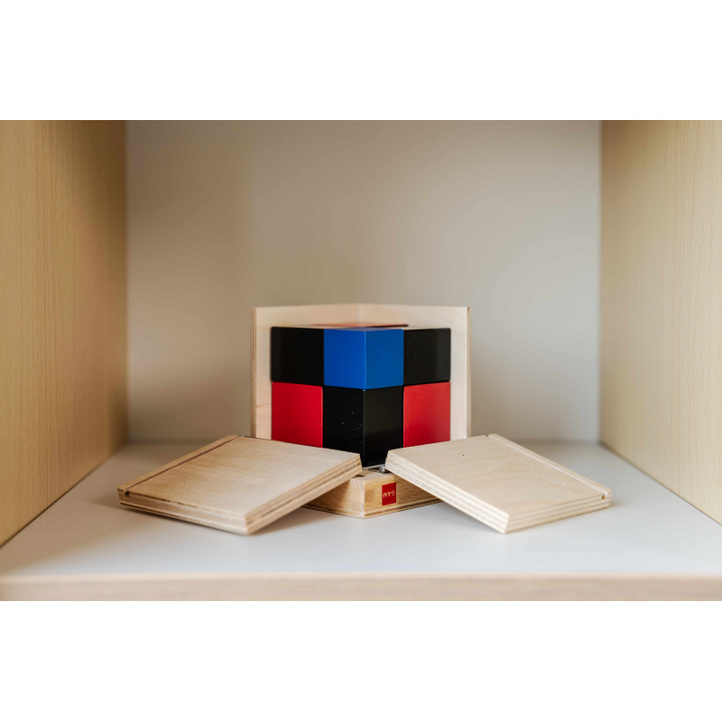 Montessori pillar shelf